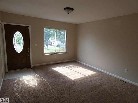 3rd image of 26640 Belleair St