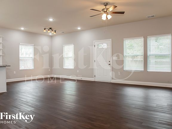 3rd image of 5039 Tuckaseegee Rd