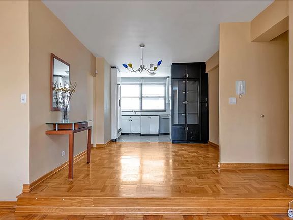 5th image of 98-22 63rd Dr APT 8E