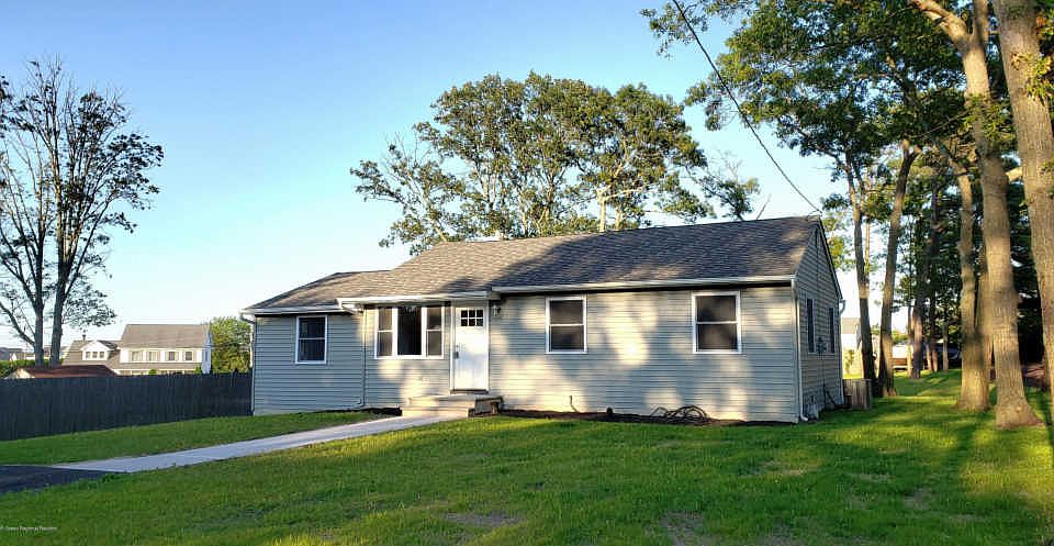 1st image of 1163 Laurel Dr