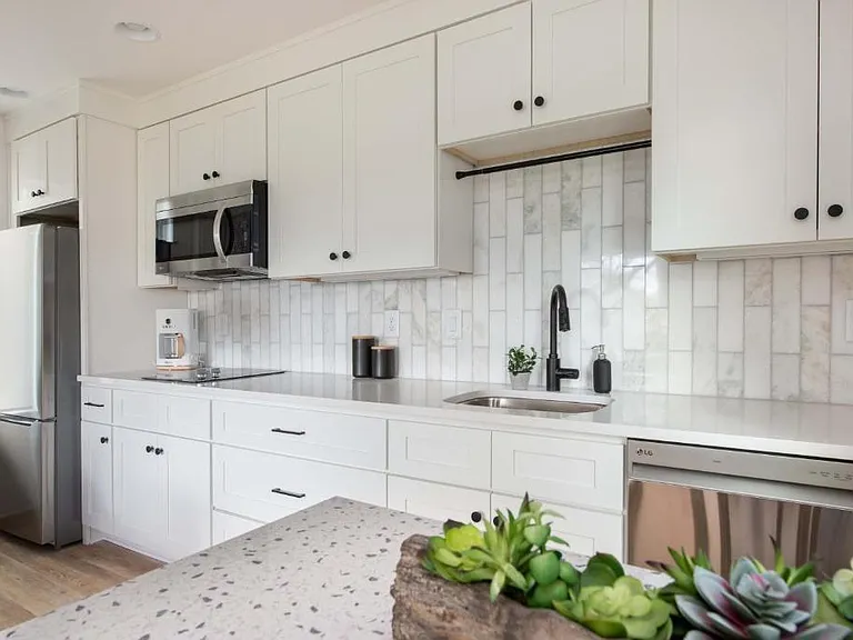 542 Boulevard Pl NE #D — Photo 9