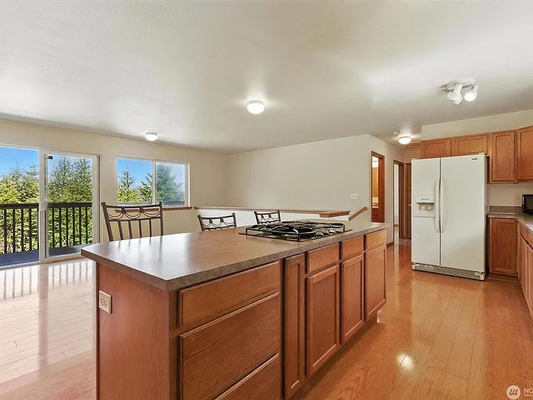 470 E Rasor Rd — Photo 4