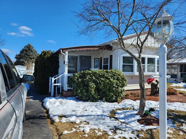10 Hilltop Rd, Plainville, MA 02762