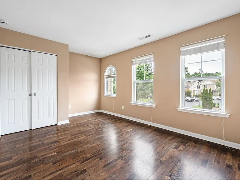 100 Stratford Lakes Dr #160 — Photo 11