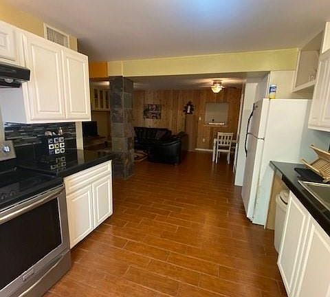 4th image of 129 E Esperanza St