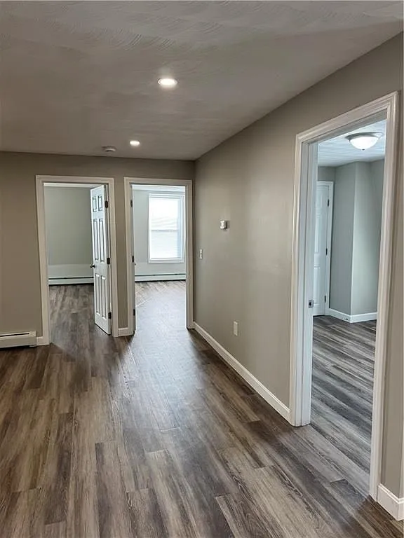 3 bed, 1.0 bath, 1100 sqft, $2,500 — Photo 4