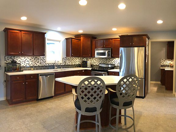5th image of 9662 Deerview Ln