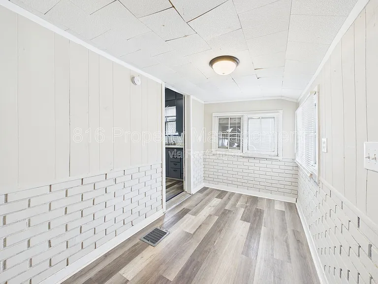 1222 S 40th St — Photo 14
