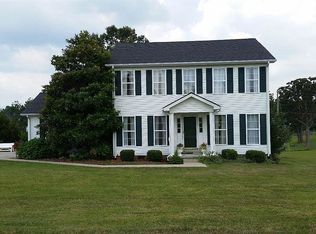 1038 Barker Ln W, Berea, KY 40403