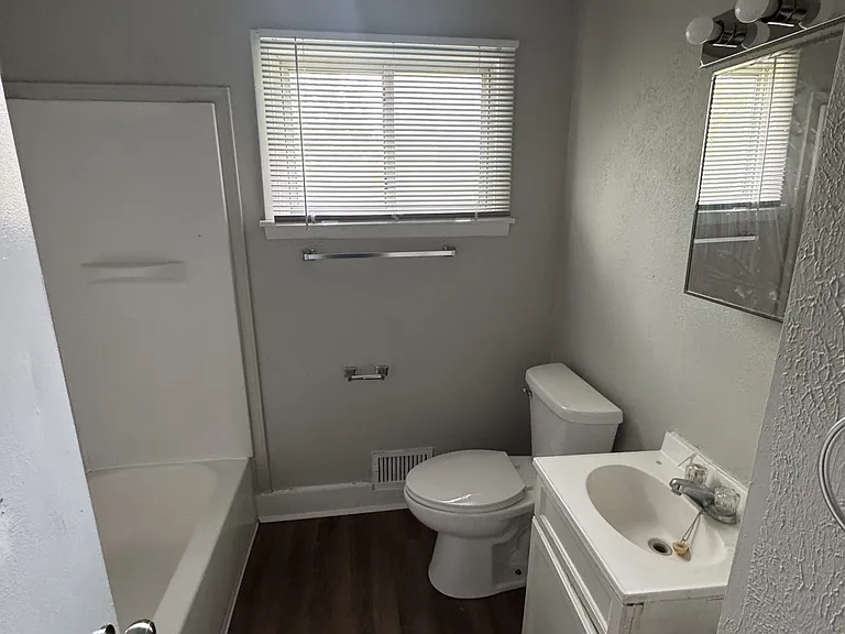 4030 N Catherwood Ave #1 — Photo 16