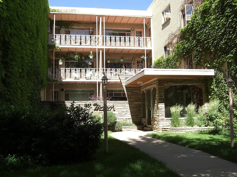 Mirabeau Manor — Photo 7