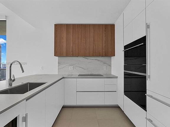 4th image of 1400 Biscayne Blvd #3402