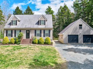 41 Ridgewood Ct, Hancock, ME 04640