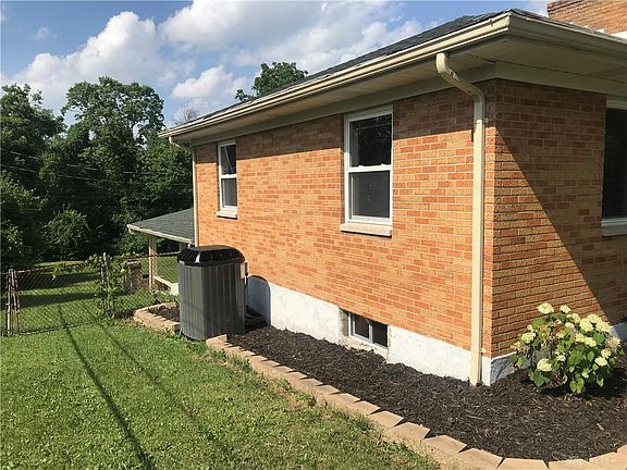 3rd image of 3857 Reinwood Dr