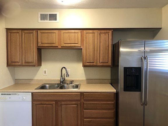 5th image of 1711 E Tucker Blvd