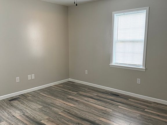 5th image of 415 Kingwood St