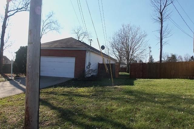 2nd image of 217 Lake Forest Dr
