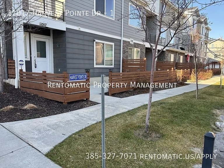 11017 S Harvest Pointe Dr #1 — Photo 2