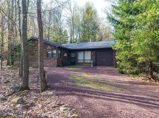 80 Greenwood Rd, Lake Harmony, PA 18624