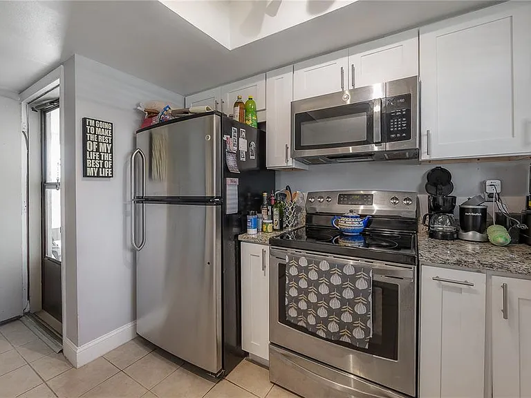 8812 Bay Pointe Dr #D202 — Photo 7