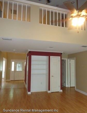 3rd image of 449 Forest Glen Pl