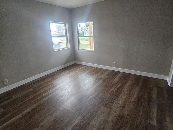3rd image of 1025 S 10th St