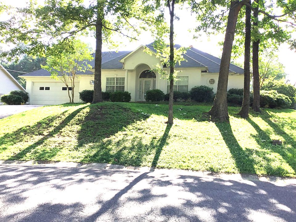 1st image of 202 Winterset Dr