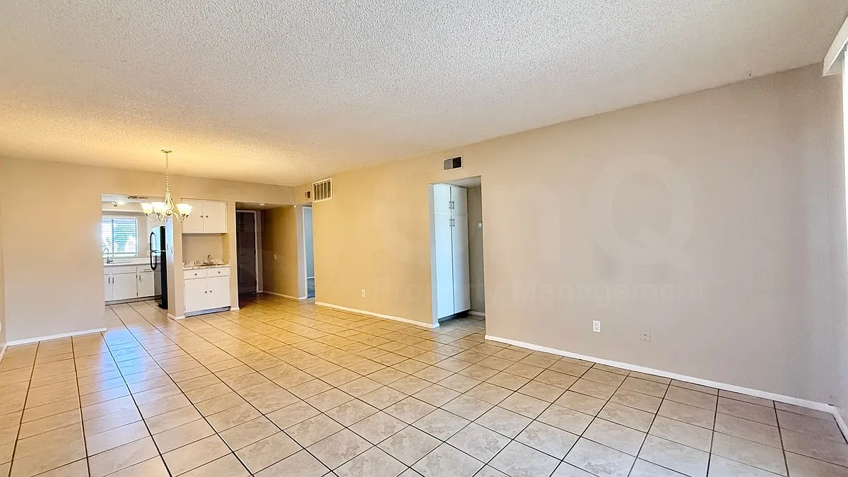 2 bed, 2.0 bath, 1036 sqft, $1,350 — Photo 4