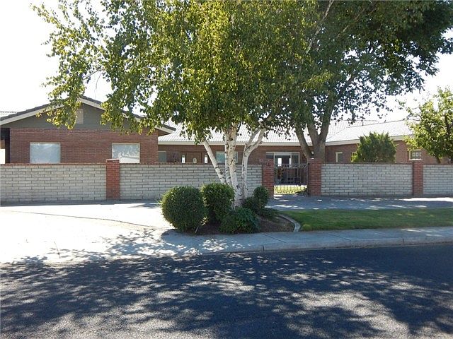 1st image of 522 N Crestview Dr