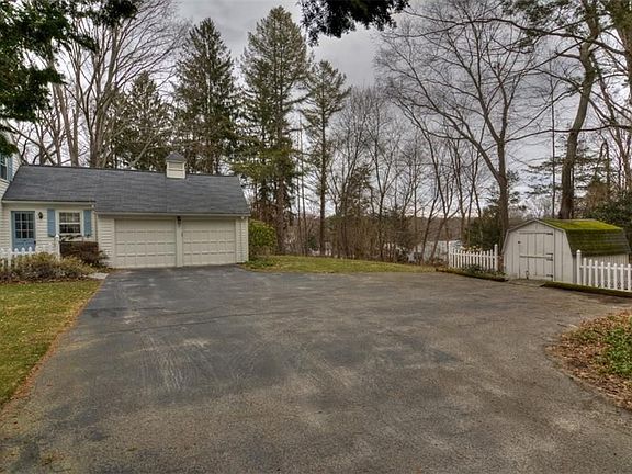 5th image of 467 Cedar Ave