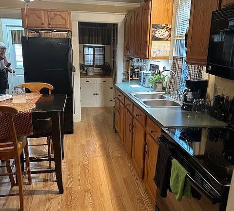 4th image of 506 W Pearl St