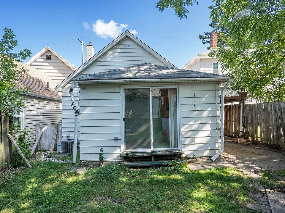 1st image of 252 Ann St NE