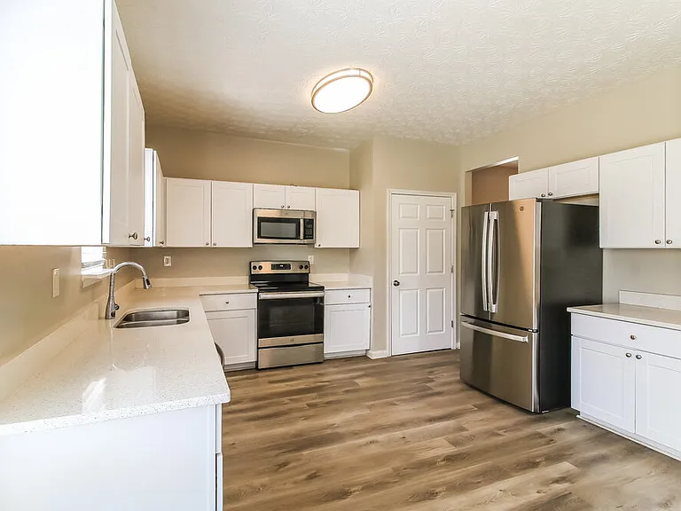 3505 Creekview Dr — Photo 8