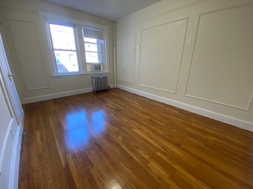 1st image of 80 Chiswick Rd #20