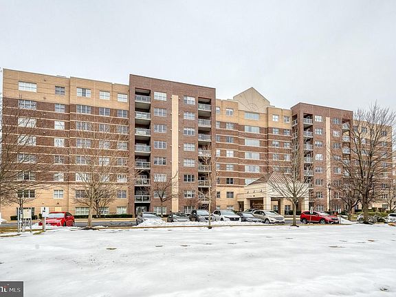 2nd image of 12240 Roundwood Rd Unit 405