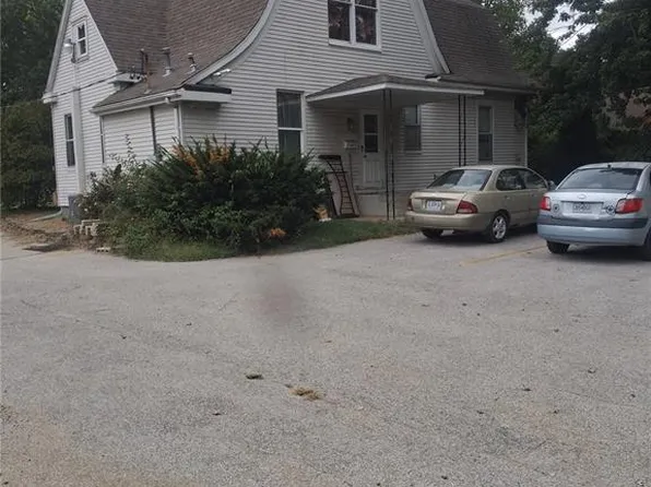 511 S West St, Carlinville, IL 62626