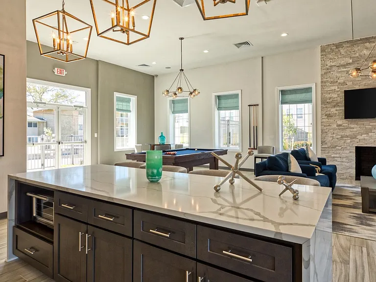Colony Point Apartments — Photo 8
