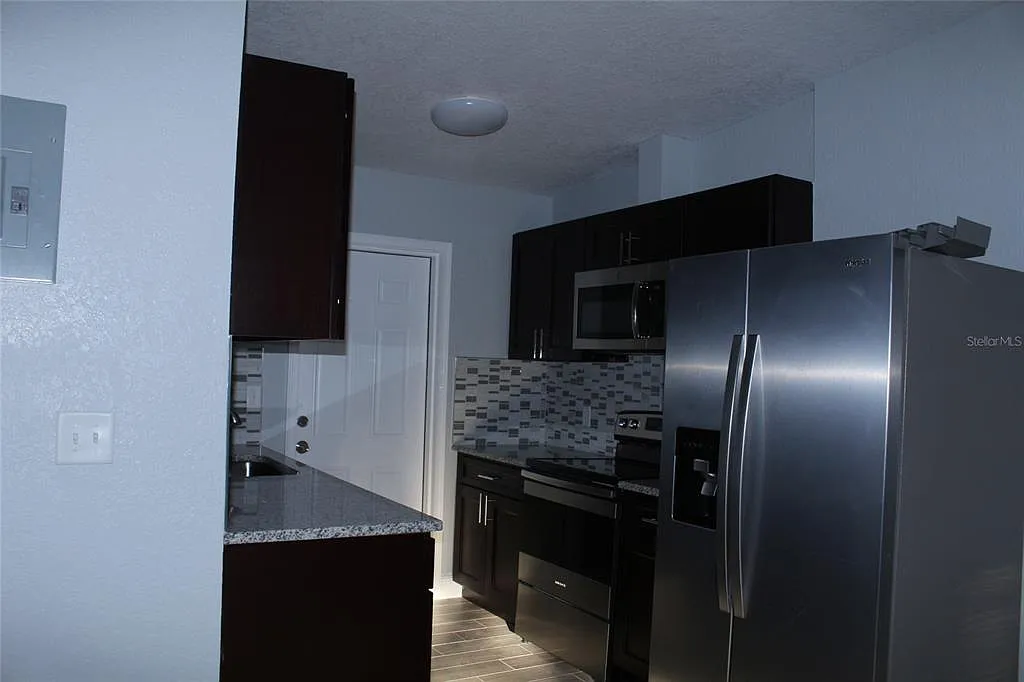2 bed, 1.0 bath, 700 sqft, $1,350 — Photo 4