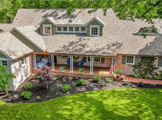 2312 Tomahawk Rd, Mission Hills, KS 66208