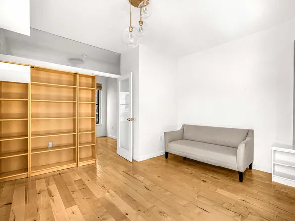 131 Thompson St APT 3B, New York, NY 10012
