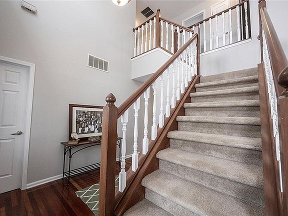 4th image of 10182 Seagrave Dr