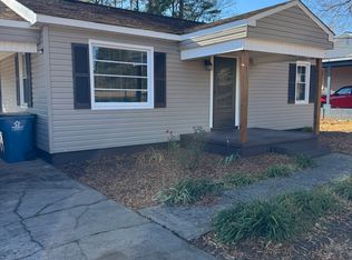 512 Chestnut St, Yadkinville, NC 27055