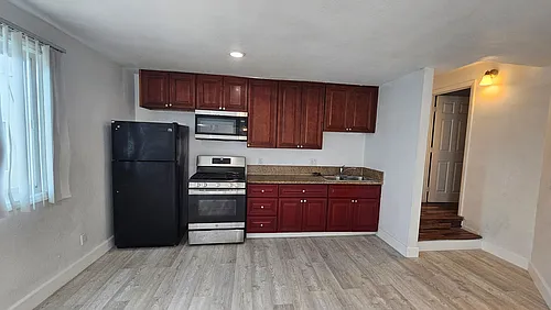 5502-8 University Ave Photo 1