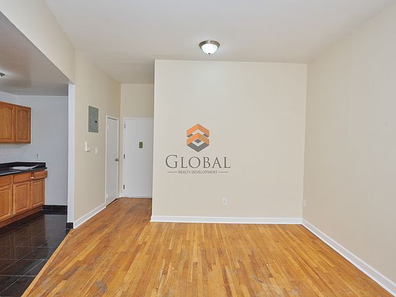 4th image of 1421 College Point Blvd APT 1