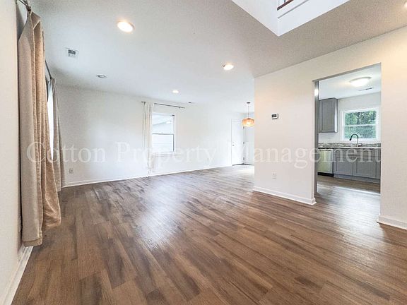 5th image of 824 Haymarket Ln