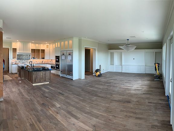 5th image of 23129 E Munoz St