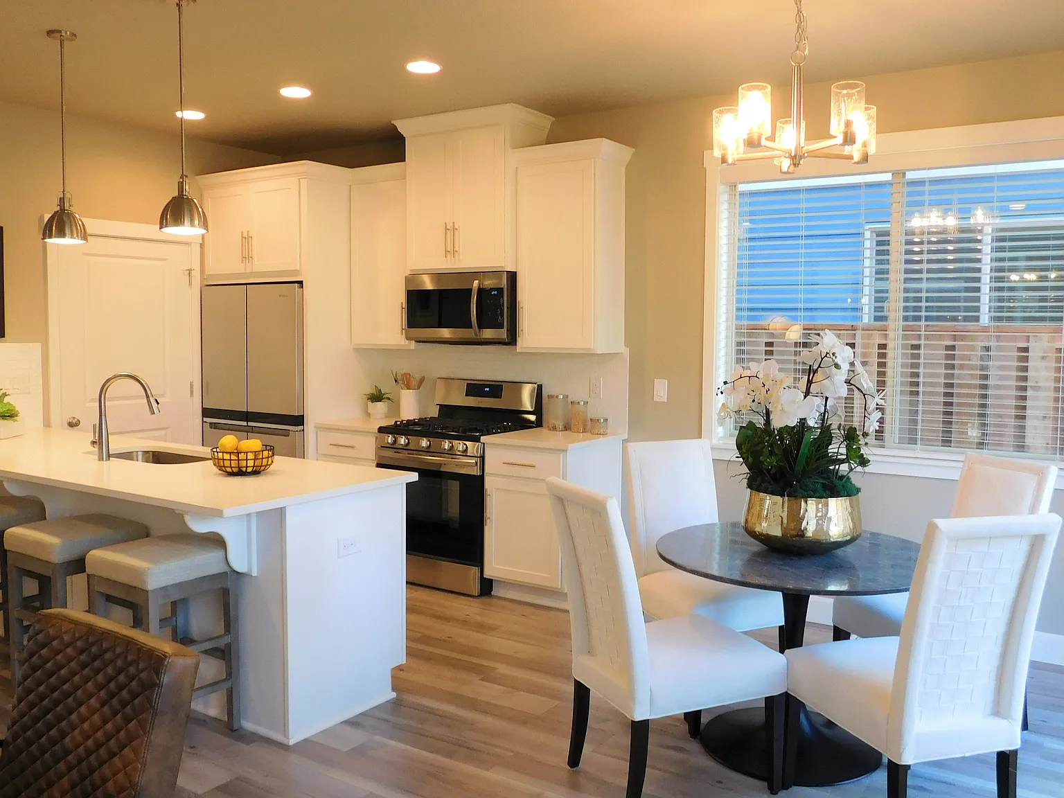 4 bed, 2140 sqft, $2,795 — Photo 4
