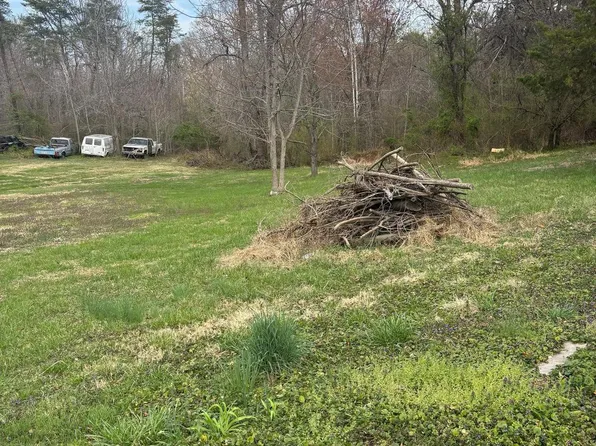 406 Truslow Rd, Fredericksburg, VA 22405