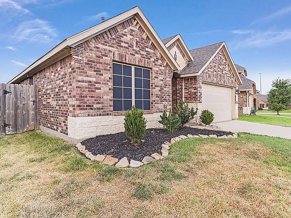 3rd image of 4606 Tuscan Lily Dr