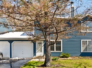 522 Normandie Ln, Round Lake Beach, IL